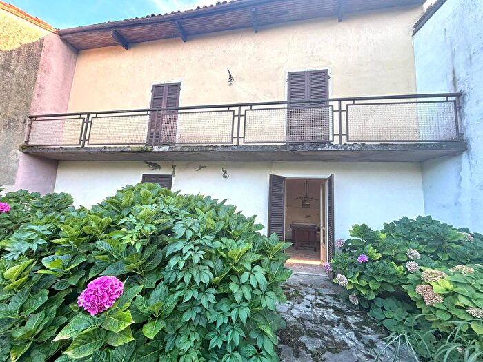 Casa con 5 locali in vendita in Piazza Astori, Castelletto Monferrato
