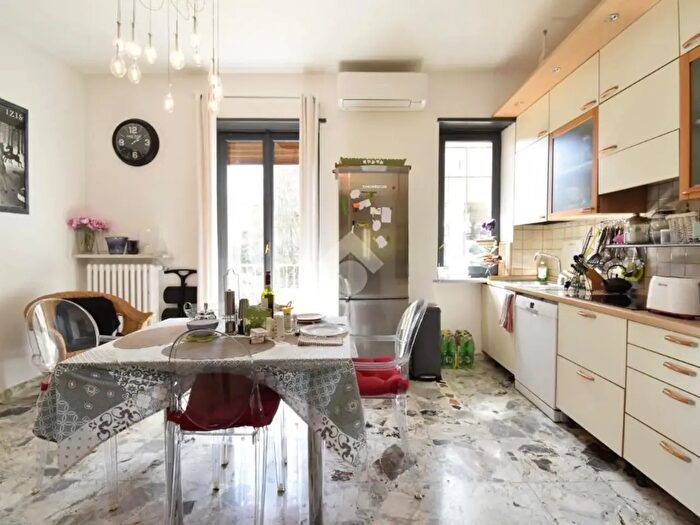 Appartamento trilocale in vendita in Via Maria Bricca, Torino