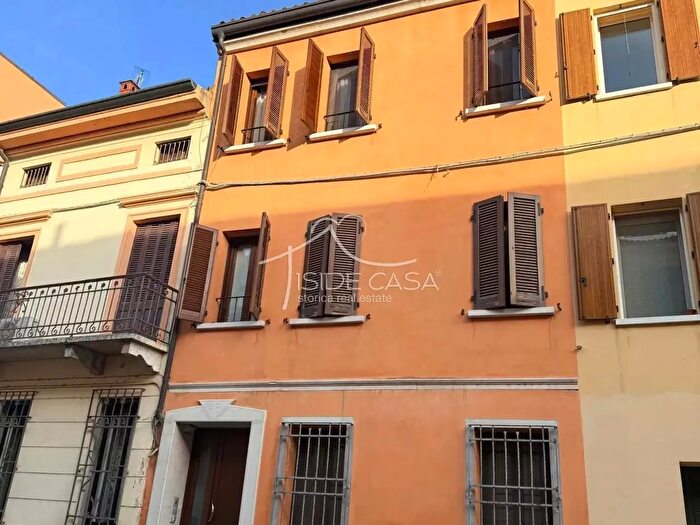 Case in Vendita e in Affitto - 2