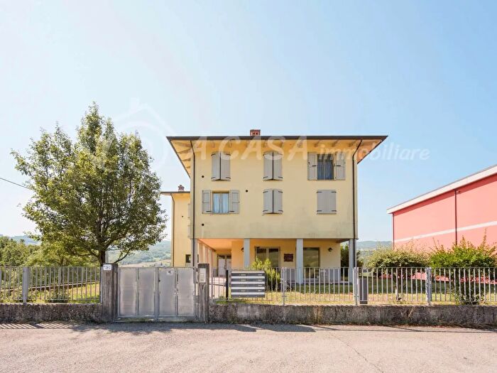 Appartamento bilocale in vendita in Strada Provinciale, Corniglio