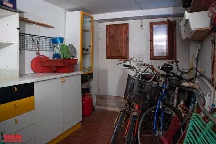 Appartamento trilocale in vendita in Via Montanara, Cecina