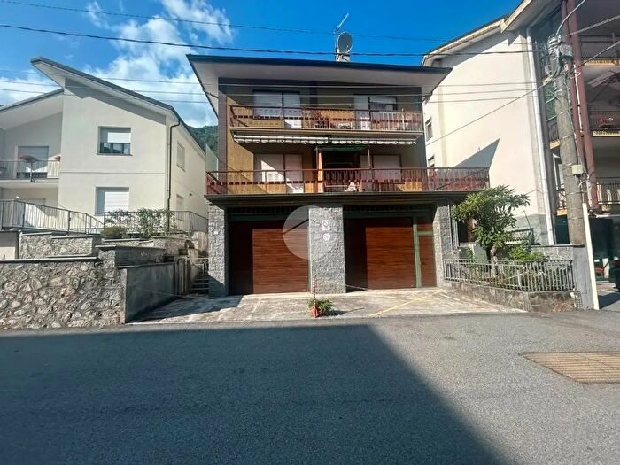 Appartamento trilocale in vendita in Via Roma, Locana
