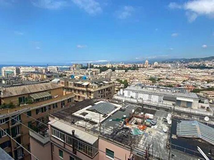 Appartamento con 5 locali in affitto in Via Trento, Albaro, Genova
