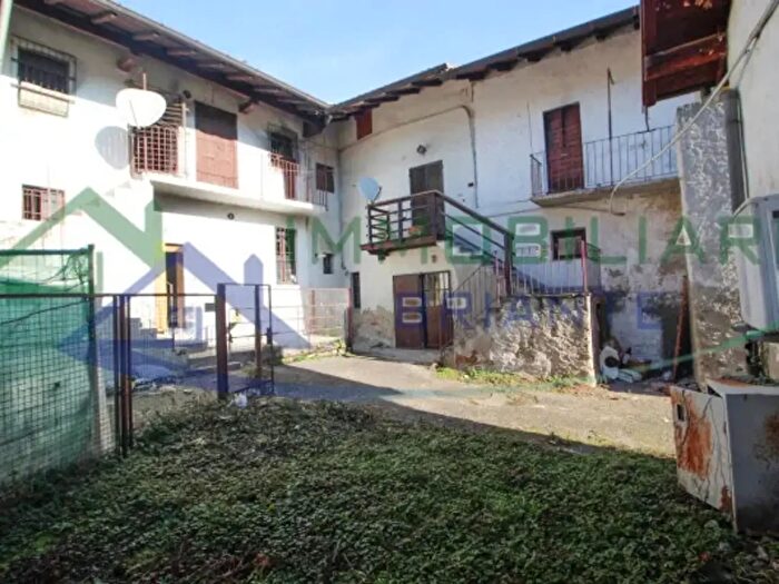 Casa bilocale in vendita in Via Giuseppe Garibaldi, Somma Lombardo