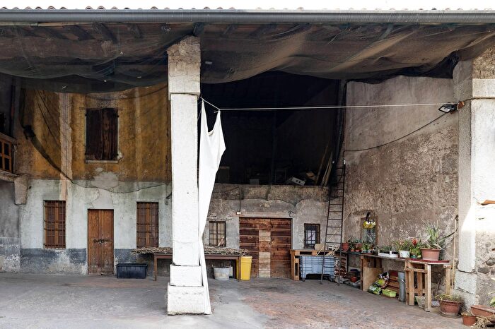 Appartamento con 6 locali in vendita in Via Roma, Borgosatollo