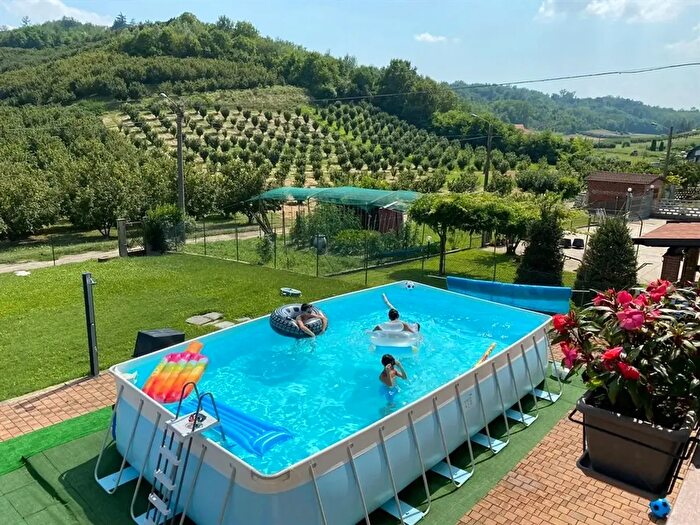 Casa con 10 locali in vendita in Frazione Vaglierano, Asti