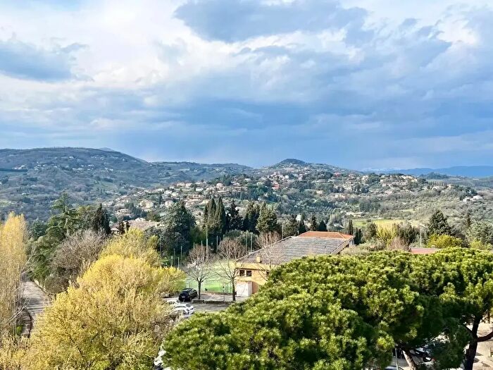 Appartamento con 5 locali in vendita in Perugia