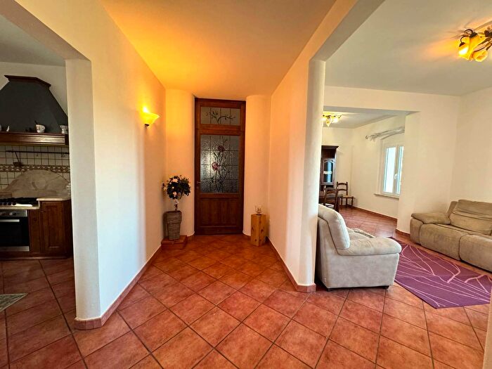 Appartamento con 8 locali in vendita in Cecina