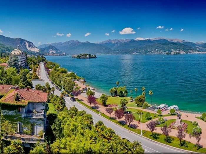 Appartamento bilocale in affitto in Maccagno, Maccagno con Pino e Veddasca