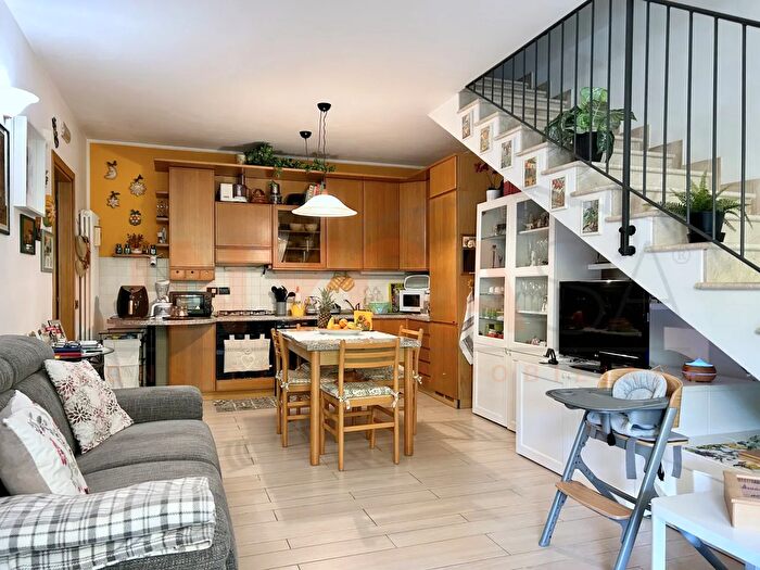 Casa trilocale in vendita in Via Niccolò Tommaseo, Castegnero