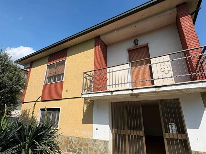 Casa quadrilocale in affitto in Centro, Monticelli dOngina