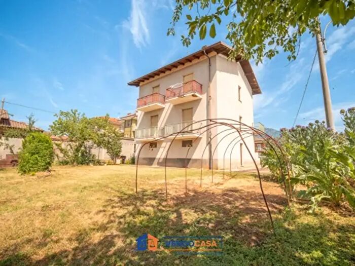 Casa con 6 locali in vendita in Via Donne, Dronero