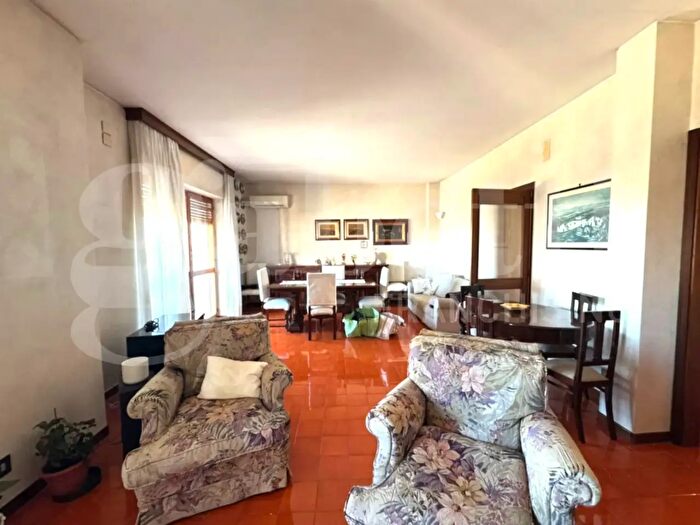 Appartamento con 5 locali in vendita in Via delle Murge, Bari