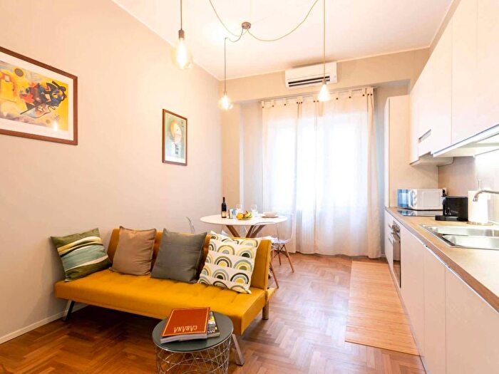 Appartamento trilocale in affitto in Via Giorgio Washington, Washington, Milano