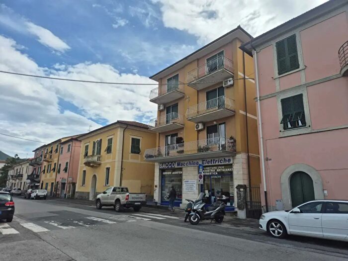 Appartamento trilocale in vendita in Via Aurelia, Sestri Levante