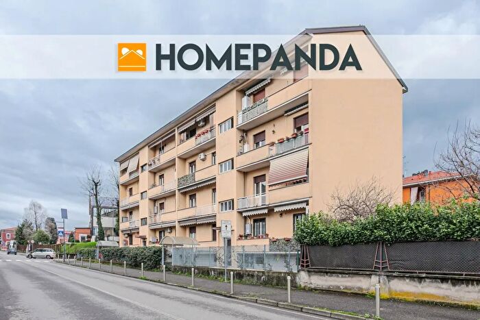 Appartamento trilocale in vendita in Via Milano, Carate Brianza