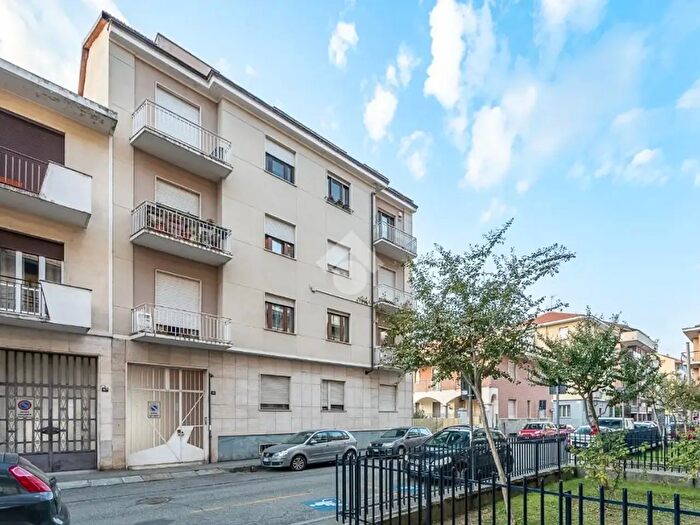 Appartamento con 5 locali in vendita in Via S Francesco d'Assisi, Venaria Reale