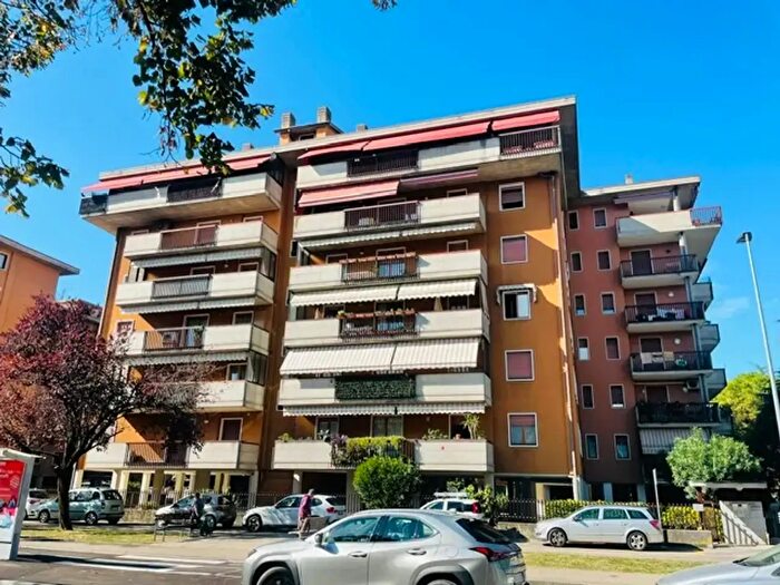 Appartamento quadrilocale in affitto in Via Villa Cozza, Verona