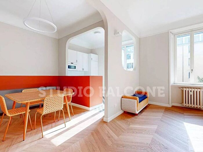 Appartamento quadrilocale in affitto in Via Giorgio Vasari, Porta Romana Medaglie dOro, Milano