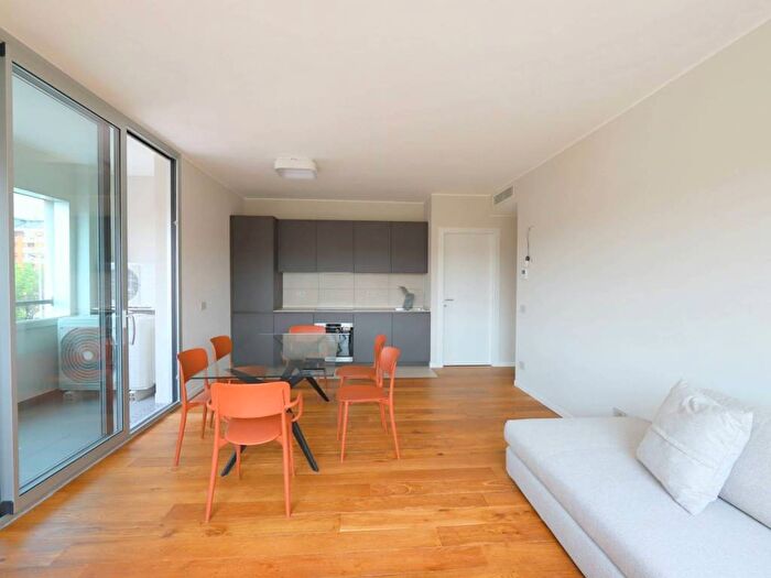 Appartamento quadrilocale in affitto in Via Carlo Farini, Farini, Milano