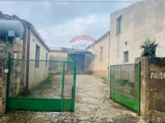 Casa con 5 locali in vendita in Via del Tellesimo, Ragusa