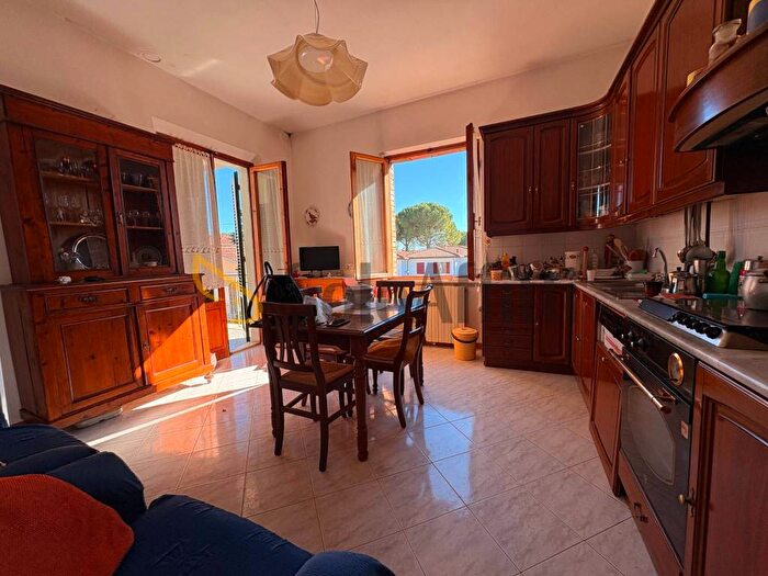 Appartamento quadrilocale in affitto in Via Ferruccio Bonaiuti, Centro, Asciano