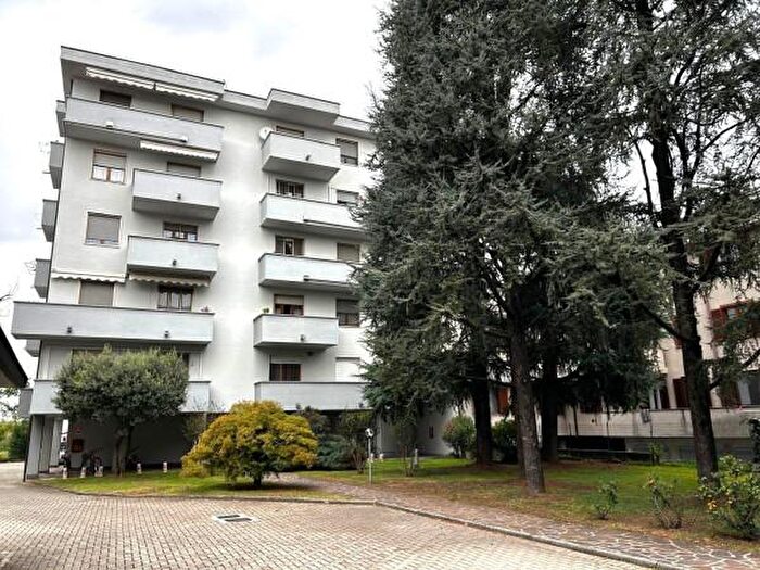 Appartamento trilocale in vendita in Via Lodi Vecchio, Lodi