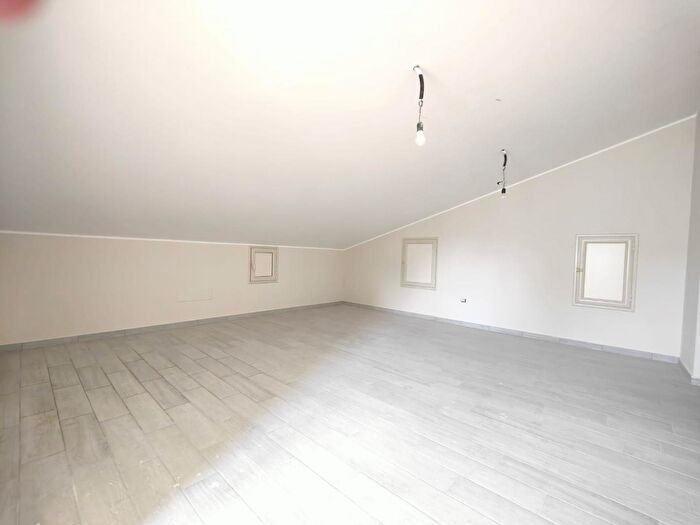 Casa con 8 locali in vendita in Fucecchio