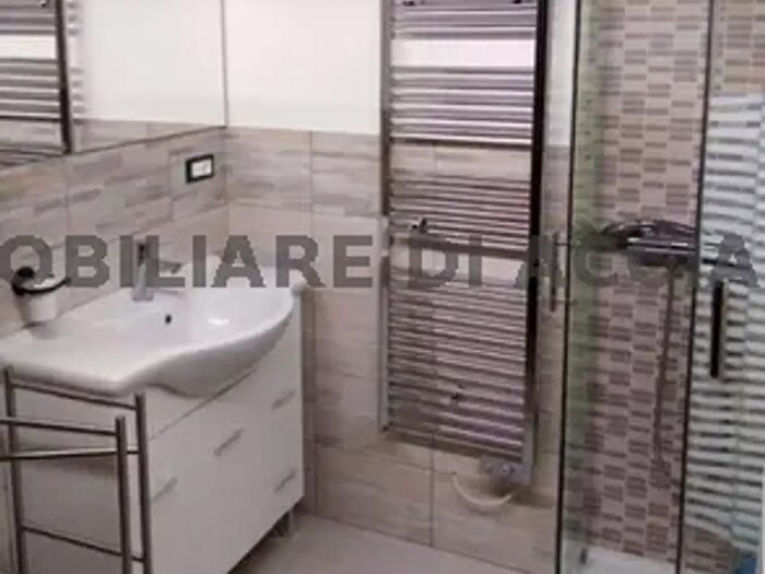 Appartamento quadrilocale in vendita in Via Trento, Cupra Marittima