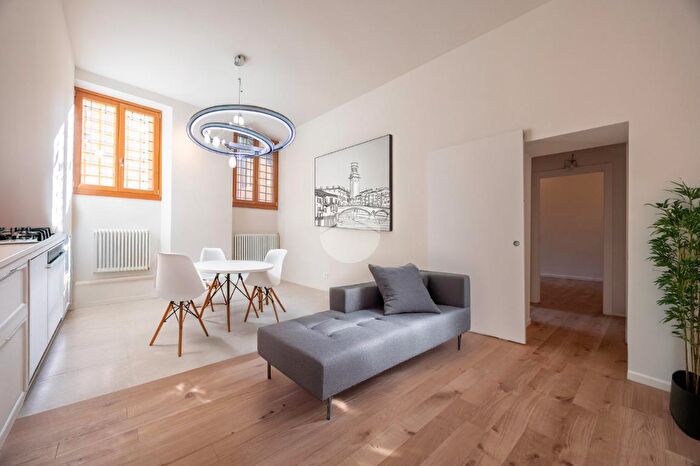 Appartamento trilocale in vendita in Via Cappelletta, Verona