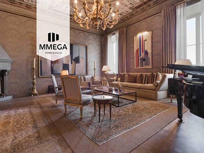 Appartamento con 6 locali in affitto in Lungarno Amerigo Vespucci, Borgo Ognissanti Il Prato, Firenze