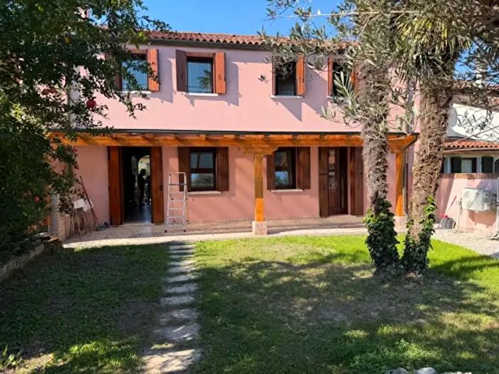 Casa con 5 locali in vendita in Piazza Vecchia, Mira