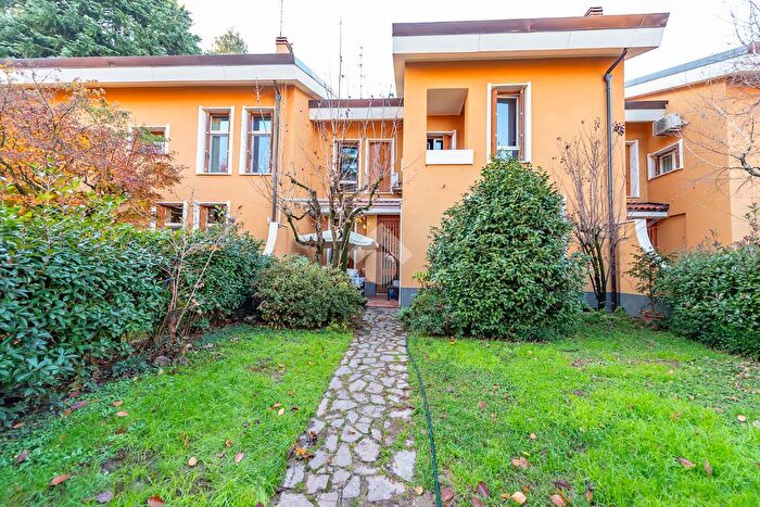 Casa quadrilocale in vendita in Via G Matteotti, Arese