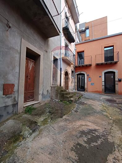 Casa bilocale in vendita in Via Orbiti, Caltagirone