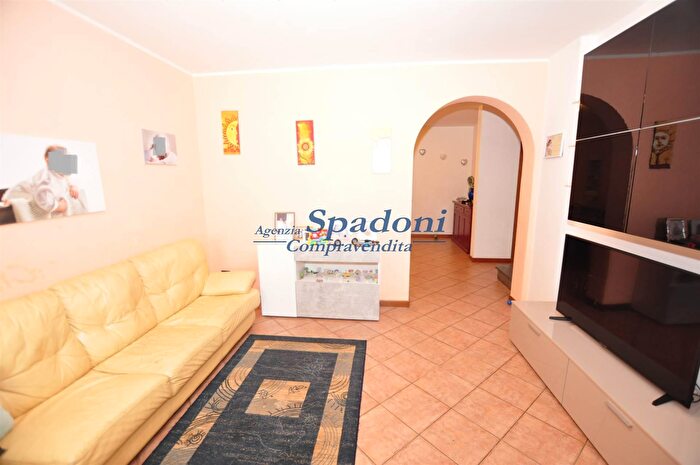 Casa con 6 locali in vendita in Pescia