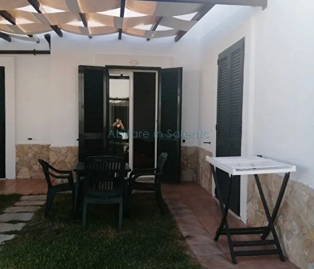 Casa bilocale in vendita in Castrignano Del Capo