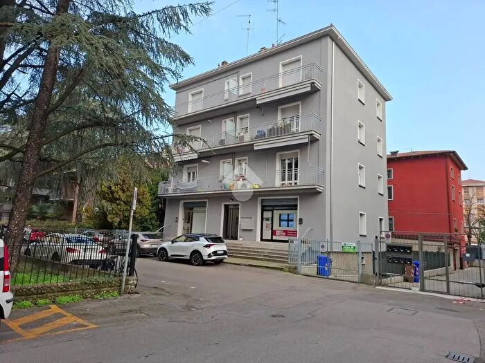 Appartamento trilocale in vendita in Via Donatello, Parma