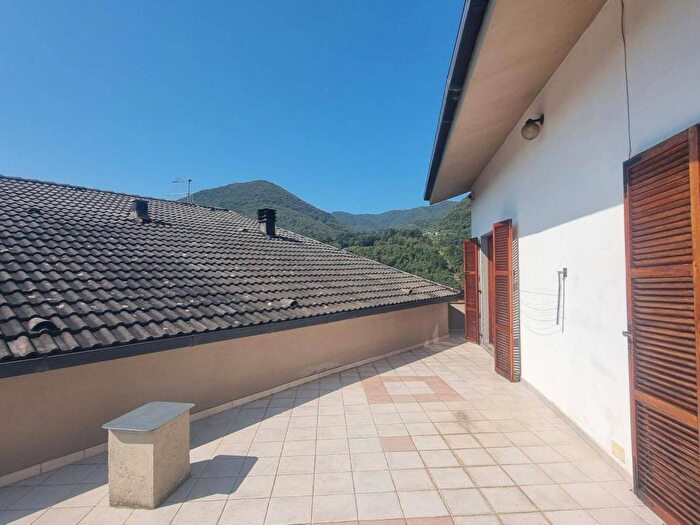 Casa quadrilocale in affitto in Debbio, Riccò del Golfo di Spezia