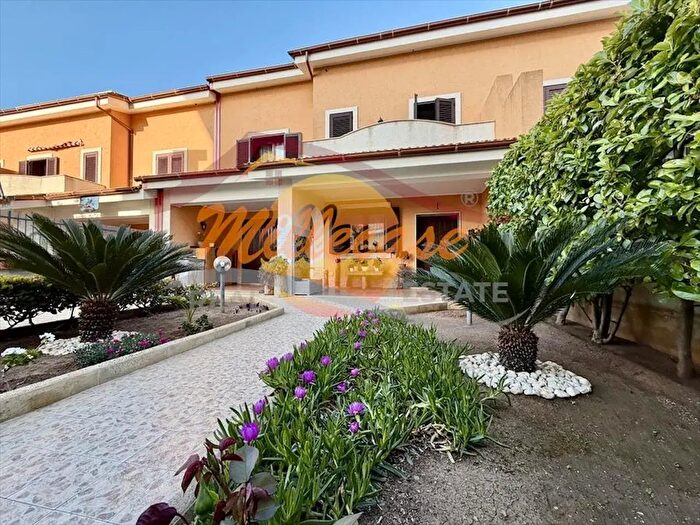Casa con 5 locali in vendita in Via Salvatore Monteforte, Siracusa