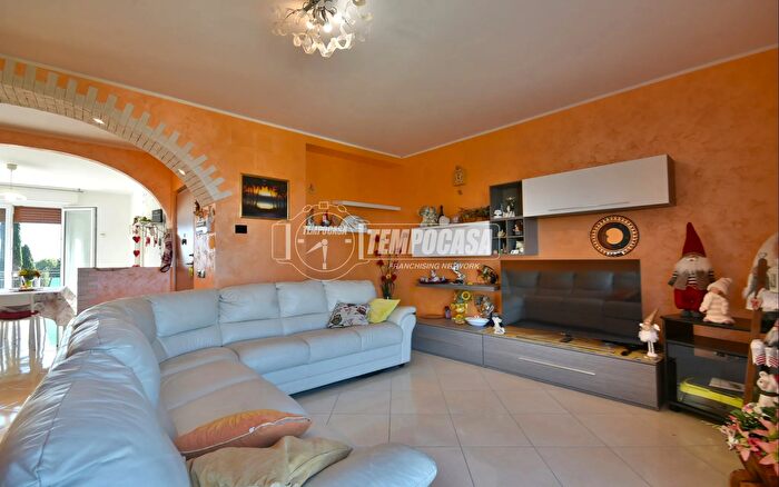 Appartamento con 5 locali in vendita in Osimo