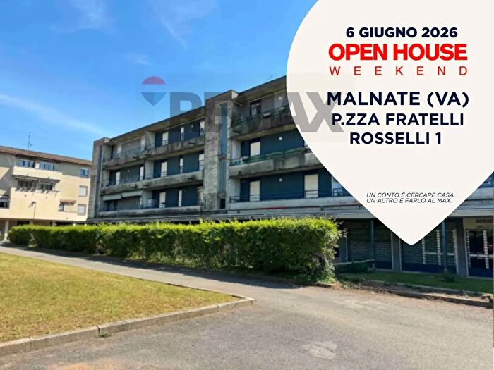 Appartamento trilocale in vendita in Piazza Fratelli Rosselli, Malnate