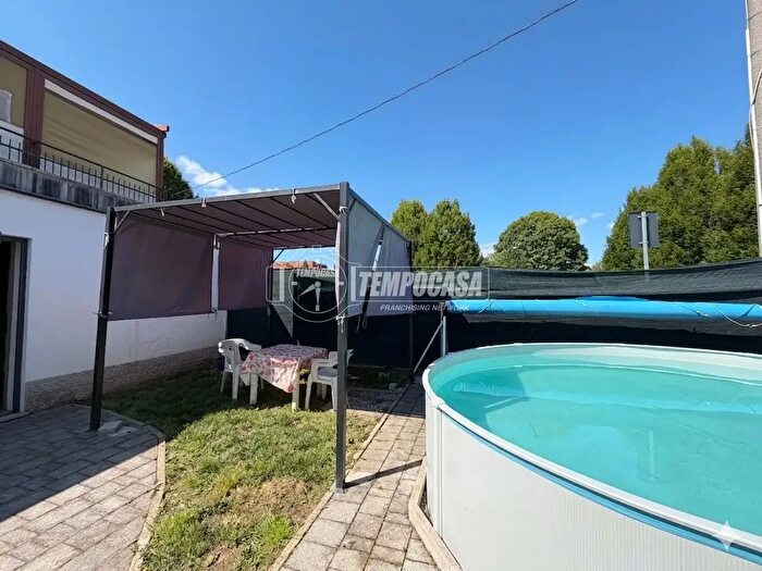 Casa con 10 locali in vendita in Via Monte Grappa, Merate