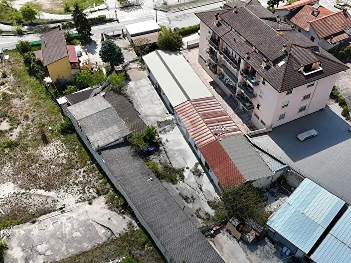 Appartamento trilocale in vendita in Via Acquasanta, LAquila