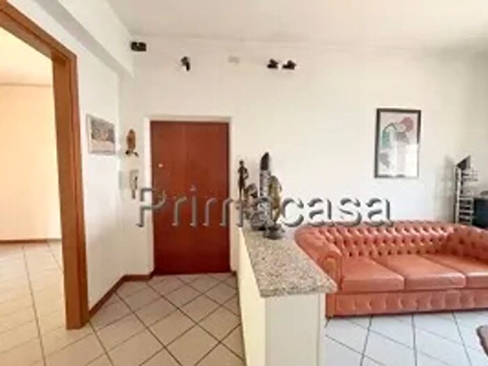 Appartamento con 5 locali in vendita in Via Villafranca, Verona