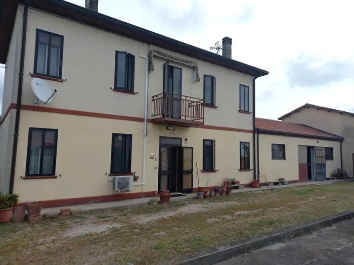 Casa con 7 locali in vendita in Via Viazza, Riva del Po