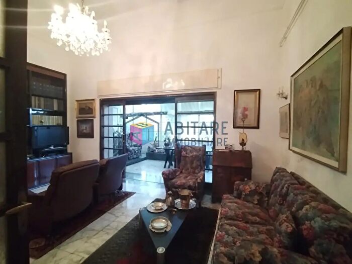 Casa con 7 locali in vendita in Livorno