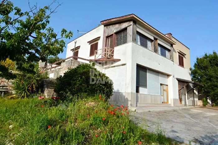 Casa quadrilocale in vendita in Contrada Mancini Bari Locorotondo, Locorotondo