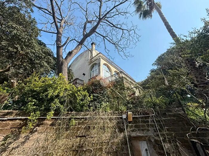 Appartamento con 6 locali in vendita in Via Colfiorito, Santa Marinella