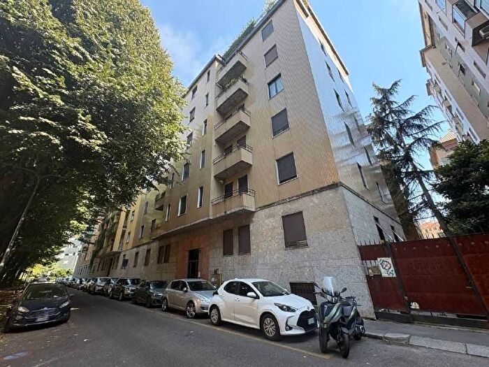Appartamento trilocale in affitto in Via Giovanni Rotondi, Sempione, Milano