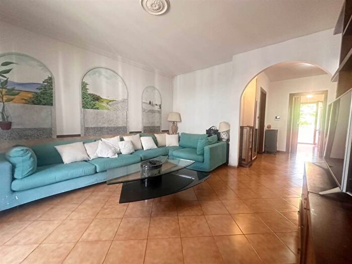 Appartamento con 5 locali in affitto in Viale Toscana, Novoli, Firenze